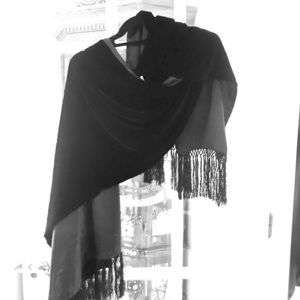 Velvet shawl